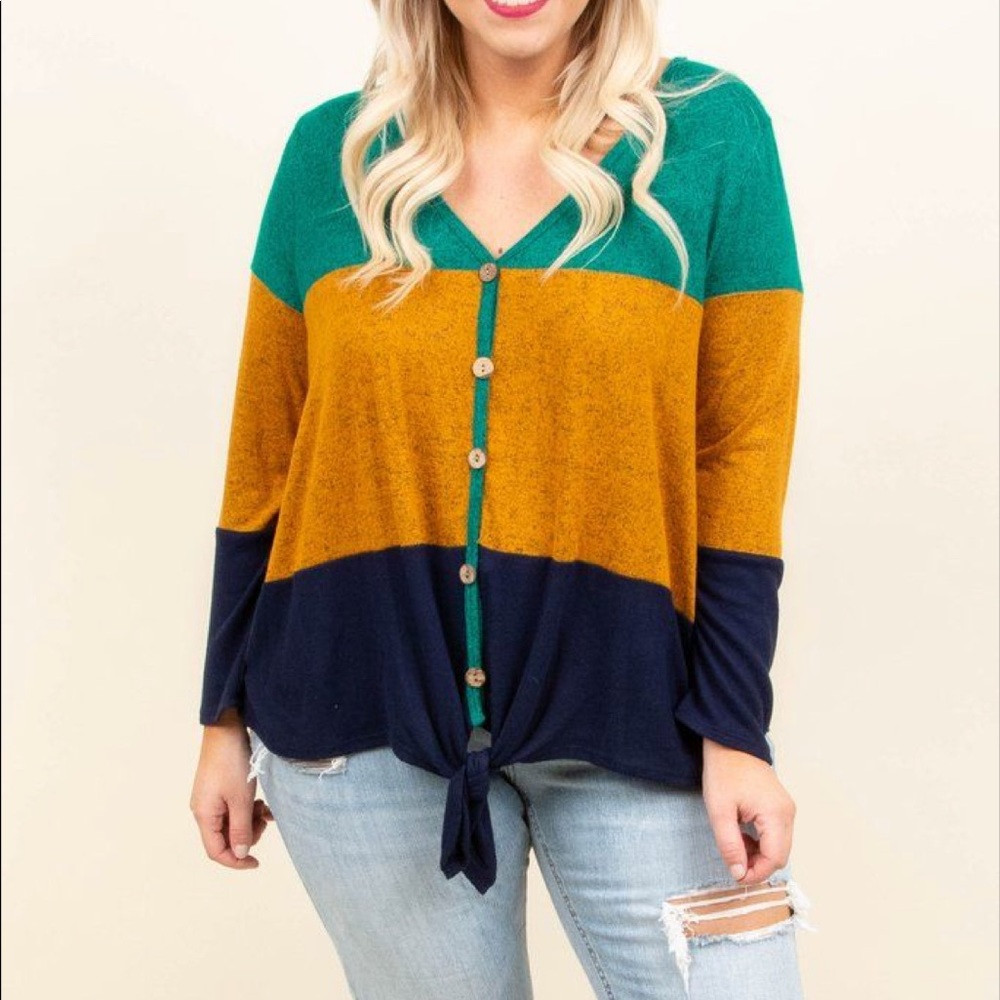 Long sleeve Born To Be Bold Top 💚💛